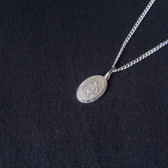 St Christopher Necklace Sterling Silver Protection Pendant Curb Chain 925 ITALY - Picture 3 of 6